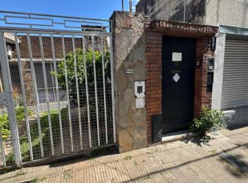 Casa · 100m² · 5 Ambientes · Casa de Pasillo a La Venta