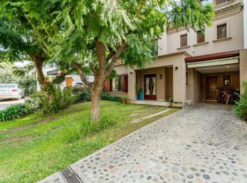Casa · 181m² · 4 Ambientes · 1 Cochera · Casa en Barrio Privado La Araucaria Bella Vista