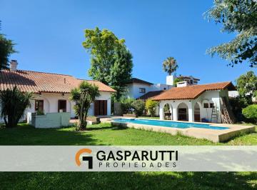 Casa · 190m² · 4 Ambientes · 4 Cocheras · Casa en Venta y Alquiler en Aranjuez con Pileta Apto Crédito