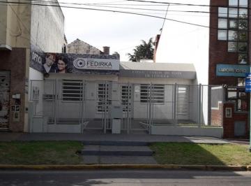 Local comercial · 60m² · 3 Ambientes · Local y Consultorios en Cerrito Al 1500