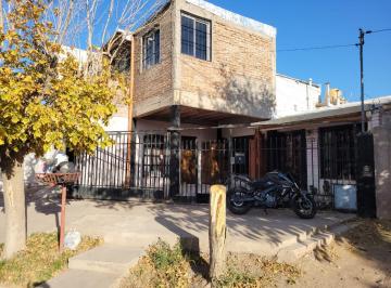 Casa de 6 ambientes, San Francisco del Monte · Venta Casa