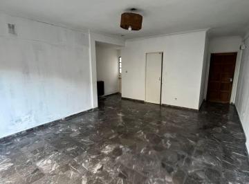 Departamento de 3 ambientes, Morón · Depto 3 Amb Al Frente con Balcon y Patio Sin Expensas Alquiler Haedo Centro