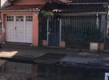 Frente · Apta Crédito Casa en Venta - 3 Ambientes | Quilmes.