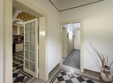 Casa · 209m² · 7 Ambientes · 1 Cochera · Venta - Casa de 3 Dorm. con Patio y Cochera. Arroyito, Rosario.