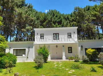 Pinamar-Bariloche · 1001 Propiedad en Alquiler en Pinamar 3 Dorm con Baño en Suite + Play