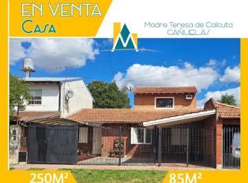 Casa · 70m² · 4 Ambientes · 2 Cocheras · Casa en Venta en Cañuelas