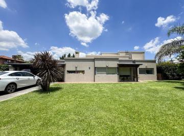 Casa · 315m² · 6 Ambientes · 1 Cochera · Venta Casa en Los Alamos Club de Campo