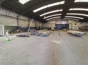Bodega-Galpón · 1338m² · 1 Ambiente · 1 Cochera · Venta Galpon 1338 m² en Alvear 2900