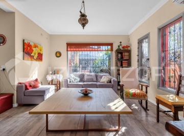 Casa · 185m² · 5 Ambientes · 1 Cochera · Casa en Beccar de 4 Ambientes.