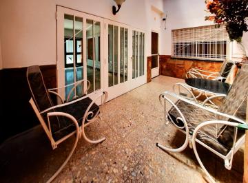 Casa · 119m² · 6 Ambientes · 1 Cochera · Venta - Casa de 3 Dorm. con Cochera, Quincho y Parrillero. Ludueña, Rosario.