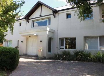 Casa de 6 ambientes, Malvinas Argentinas · Venta Casa en San Jorge Village. Excelente Ubicación!