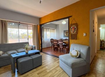 Departamento · 50m² · 3 Ambientes · 1 Cochera · Dpto 3 Amb Al Frente, Balcón Saliente y Cochera