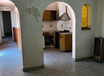 Casa · 4 Ambientes · Casa de 3 Dorm. a 5 Cuadras de La Estacion!