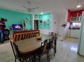 Casa · 90m² · 4 Ambientes · 2 Cocheras · Casa en Parque Habitacional Ibarlucea