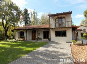 1 · Casa en Venta de 6 Dorm. en Lomas de San Isidro