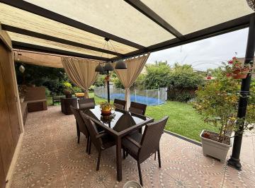 Casa · 150m² · 3 Ambientes · 2 Cocheras · Venta 3 Ambientes Parque Pileta Turdera Apto Crédito