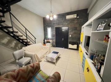 PH · 110m² · 4 Ambientes · Venta PH 4 Ambientes Al Frente, Lanús Oeste.