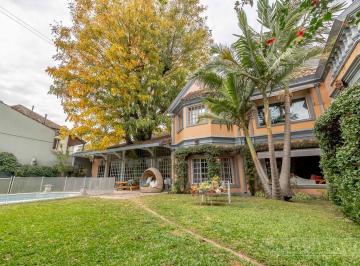 2 · Casa Refaccionada en Venta de 5 Dorm. en Martinez