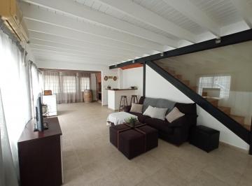 Casa de 4 ambientes, Mar del Plata · Moderno Chalet en Dos Plantas // N° de Ficha 35507