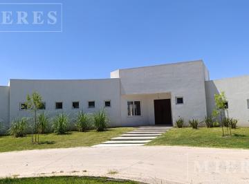 Casa · 204m² · 4 Ambientes · Casa en Venta en Manuel Belgrano - Ingeniero Maschwitz