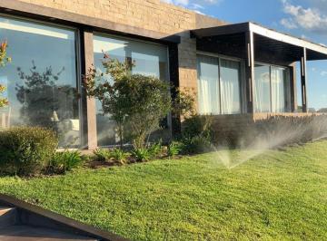 Casa · 200m² · 4 Ambientes · 2 Cocheras · Casa en Venta Costa Esmeralda Deportiva 1 Oportunidad Financiado