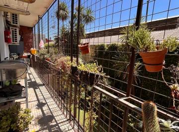 Departamento de 4 ambientes, Villa del Parque · Hermoso Dpto 4 Amb Balcón Corrido / Super Luminoso / Artigas 1800