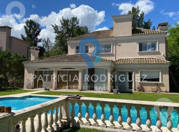 Casa · 225m² · 5 Ambientes · Casa en Venta en El Lauquen Club de Campo