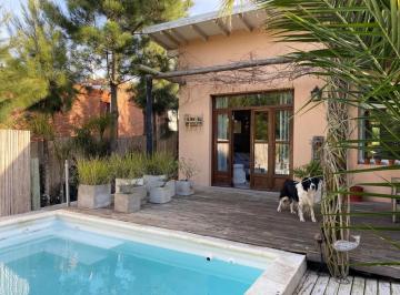 Casa · 115m² · 3 Ambientes · Casa de 2 Dorm. con Parque y Pileta en Pinamar