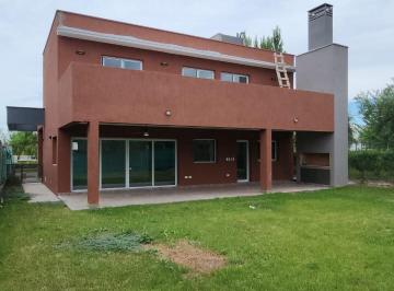 Casa de 8 ambientes, Maipú · Casa en Barrio Privado Lar de Vieytes - Maipu