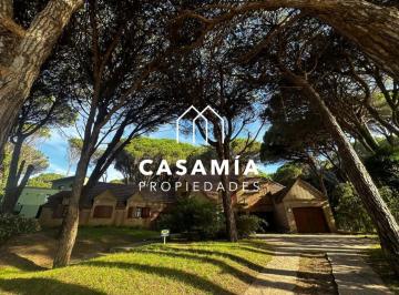 Casa de 7 ambientes, Pinamar · Pinamar - Chalet Tradicional Shaw Golf