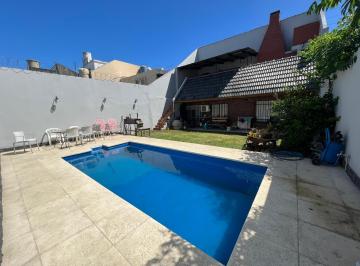 Casa · 150m² · 4 Ambientes · Casa en Venta Villa Madero con Piscina Excelente Estado