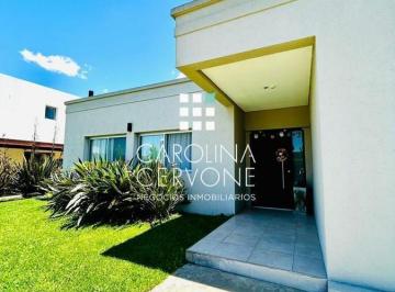 Casa · 200m² · 4 Ambientes · 1 Cochera · Casa Chalet en Venta en San Gabriel, Villanueva, Tigre