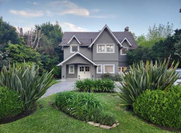 Casa · 330m² · 6 Ambientes · Casa en Country St Thomas Norte