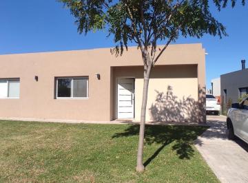 Casa · 120m² · 4 Ambientes · Casa en Santa Elena