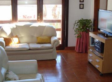 Casa · 90m² · 3 Dormitorios · Chalet 4 Amb. Apto Crédito - Tierra del Fuego y 9 de Julio