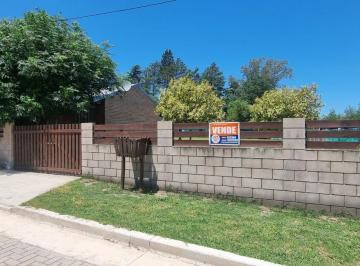 Casa · 96m² · 4 Ambientes · 1 Cochera · Casa en Venta de 3 Dorm. C/ Cochera en Santa María de Punilla