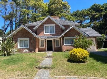 Casa · 280m² · 5 Ambientes · Casa en Alquiler en Pinamar Norte - Verano 2027