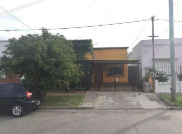 Casa · 110m² · 3 Ambientes · 1 Cochera · Casa en Venta - 2 Dorm. 1 Baño - Cochera - 110 m² - Villa Elisa, La Plata
