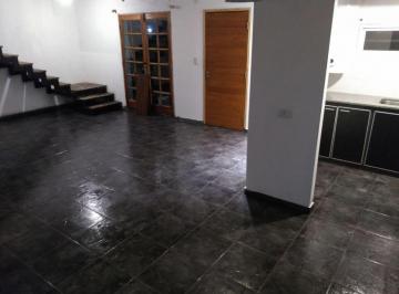 Casa · 91m² · 3 Ambientes · 2 Cocheras · Casa en Venta - 2 Dorm. 1 Baño - 224 m² - Villa Parque Sicardi, La Plata