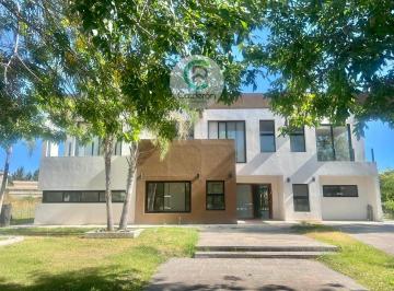 Casa · 900m² · 7 Ambientes · Casa en Venta Country Terravista