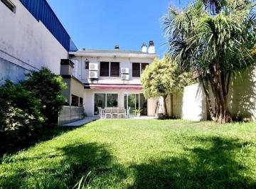 PH · 330m² · 4 Ambientes · 1 Cochera · Departamento PH en Venta en Santos Lugares, Tres de Febrero, G. B. a. Zona Oeste