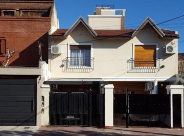 Casa de 3 ambientes, Lanús · Dueño Directo Duplex 3 Amb. Excelente Estado Lanus Centro Contactar por Whatsapp