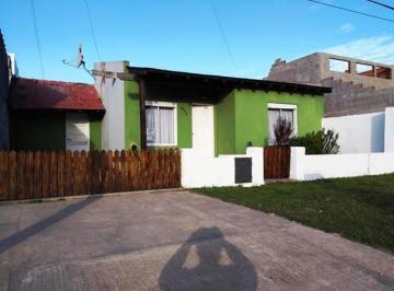 Casa · 96m² · 4 Ambientes · 1 Cochera · Casa en Venta - 3 Dorm. 1 Baño - 96 m² - Miramar