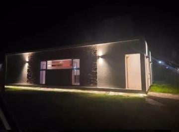 Casa de 4 ambientes, Miramar · Venta Casa con Piscina en Miramar