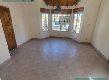 Casa · 137m² · 5 Ambientes · Casa en Villa Regina