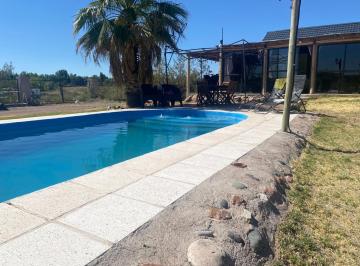 Casa · 200m² · 7 Ambientes · 1 Cochera · Casa en Venta en Las Vertientes Lujan de Cuyo