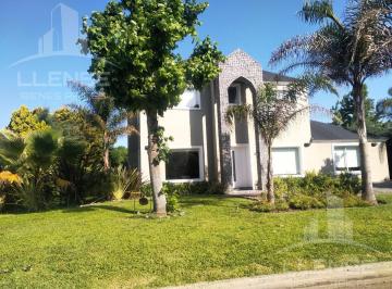 Casa · 215m² · 5 Ambientes · Casa 5 Ambientes Amoblada en Fincas de Iraola 1 en Alquiler