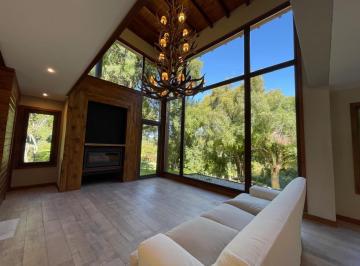 Casa · 223m² · 5 Ambientes · Casa a Estrenar Sobre Golf Arelauquen