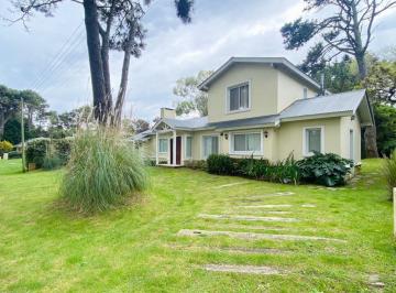 Casa · 200m² · 4 Dormitorios · 1 Cochera · Pinamar - Casa Fragata Argentina - Temporada 2027