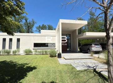 Casa de 4 ambientes, Pilar · Excelente Propiedad Moderna en Estancias Golf